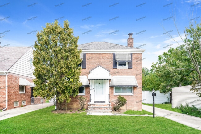 Building Photo - 5565 Beechwood Ave Rental