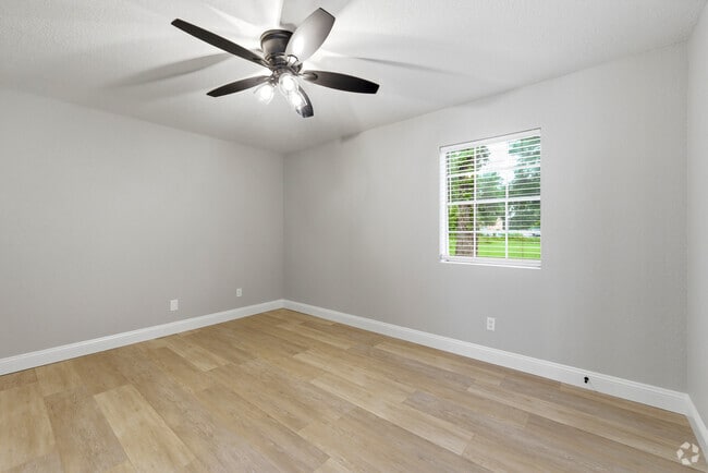 1BR, 1BA - 722SF - Bedroom
