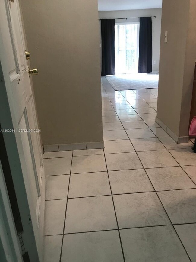 Photo - 1530 SW 2nd St Unidad 101