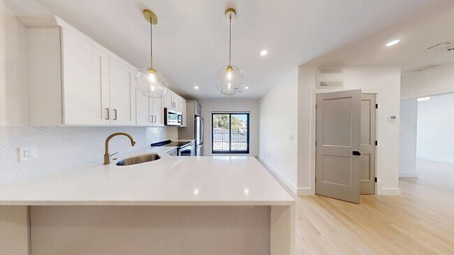 Photo - 52 Withington St Unit 7