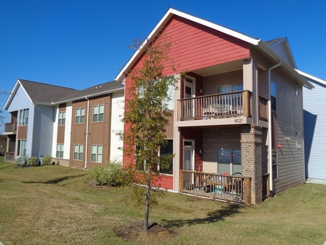 Photo - 4021 Blackstone Dr Unit 204