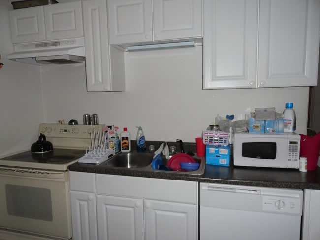 Photo - 17 Chalmers Ln