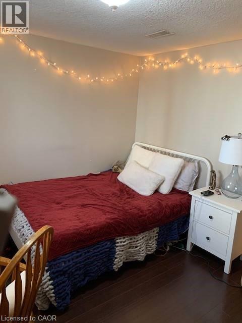 Photo - 65 Cardill Crescent Unité B