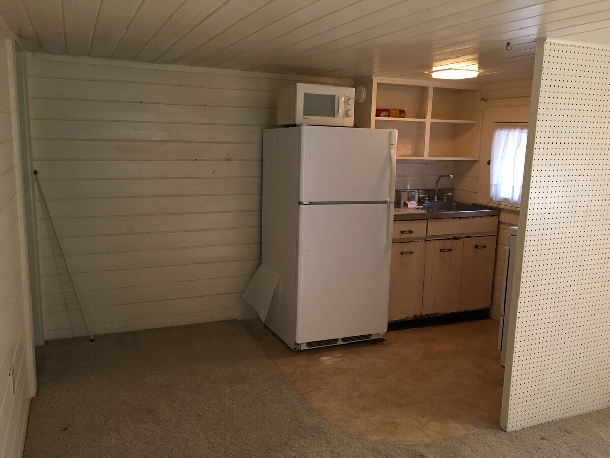 kitchen - 658 Avenue B NW