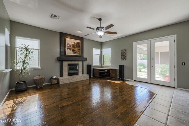 Photo - Gorgeous fully upgraded single level 4 bed home with private pool in North Peoria