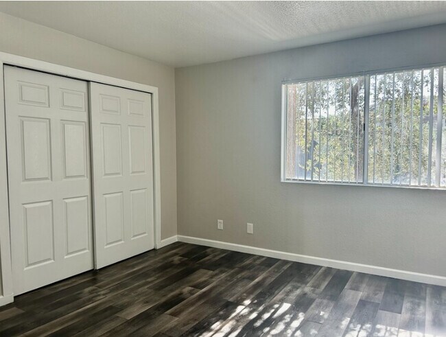 Photo - 1553 W Mercer Ln