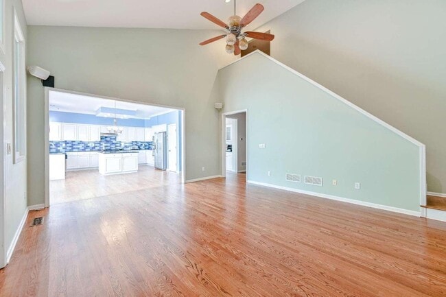 Photo - 345 Eastcote Dr