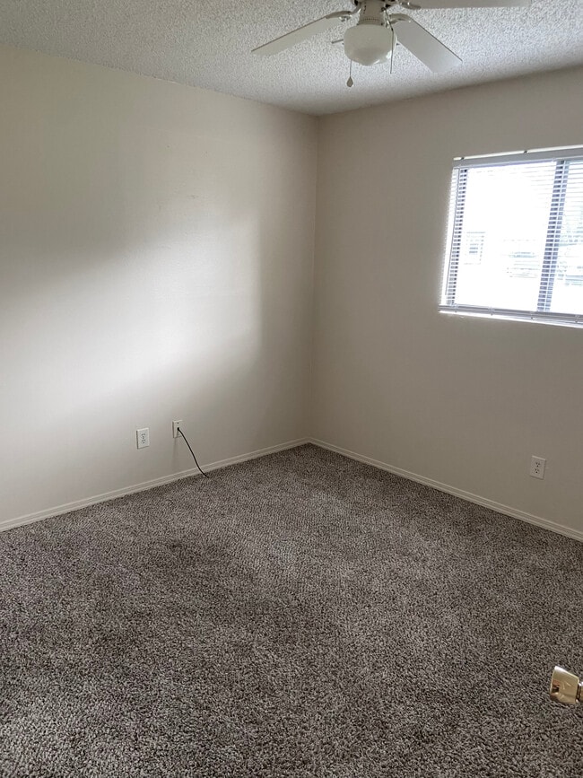 Photo - 503 E 5th Plz