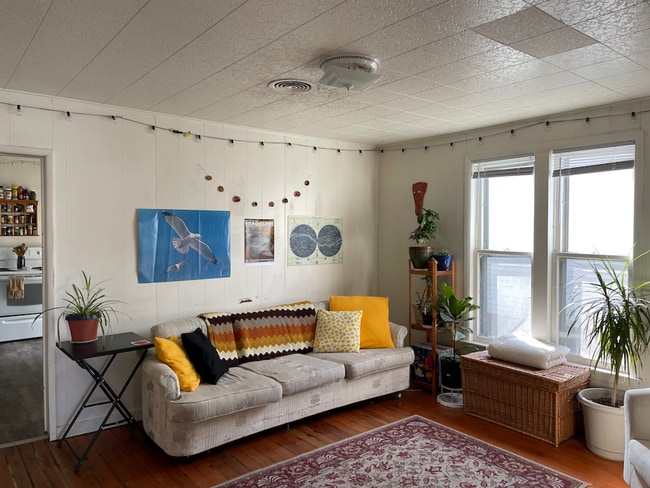 Photo - 322 S Asbury St