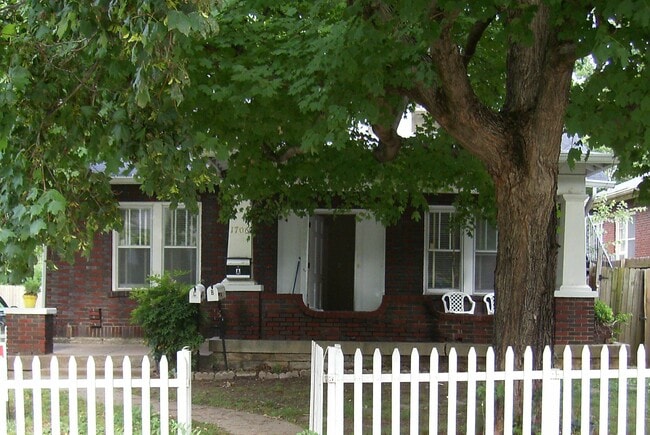 Building Photo - 1706 Villa Pl Unit Cottage Rental