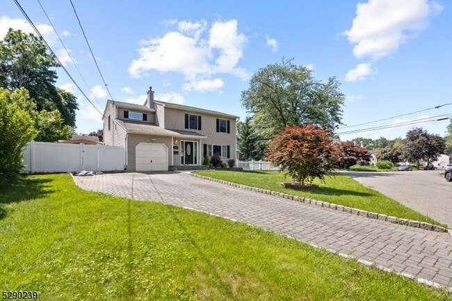 Building Photo - 161 River Dr