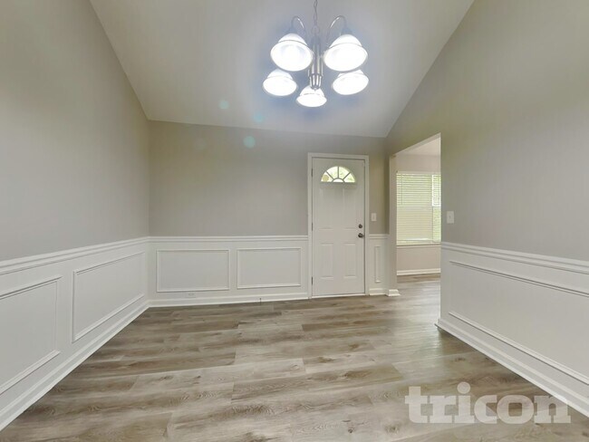 Photo - 4615 Derby Loop