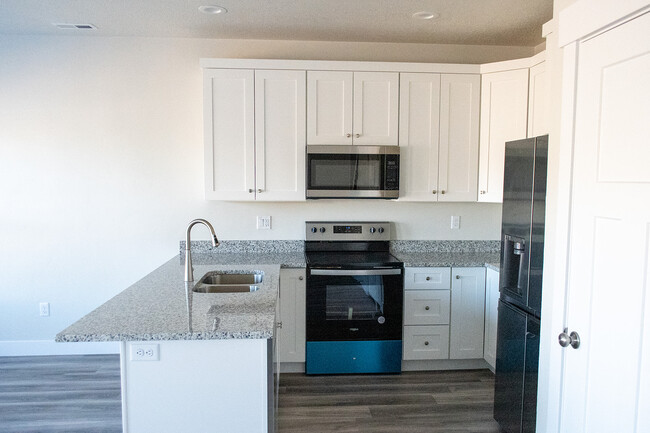Photo - 106 W 425 N