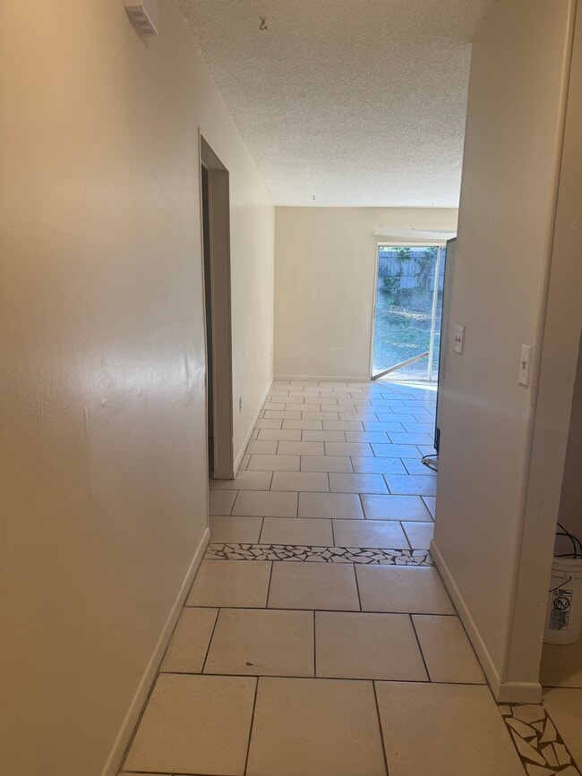 Photo - 810 N Hudson St