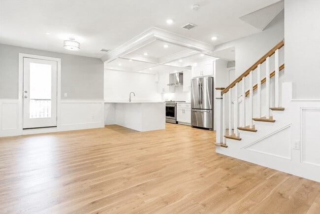 Photo - 261-263 Washington St Unit 3