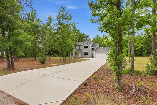 7811 Lucinda Ln