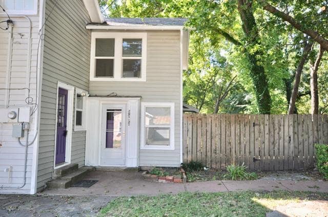 Building Photo - 201 1/2 W Columbia St