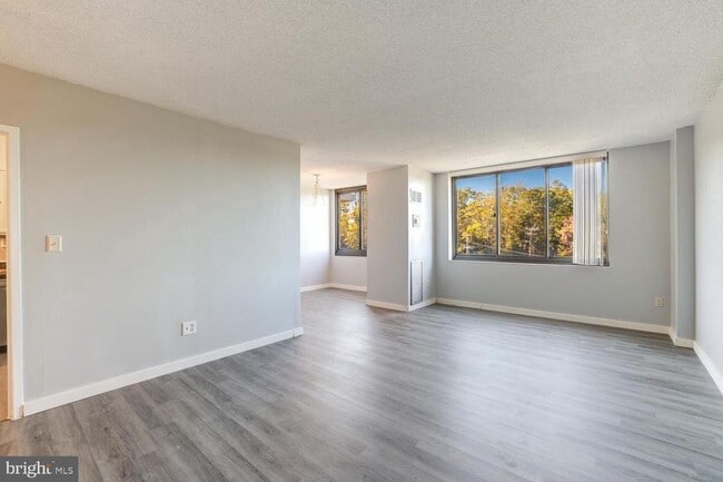Photo - 5500 Holmes Run Pkwy Unit 601