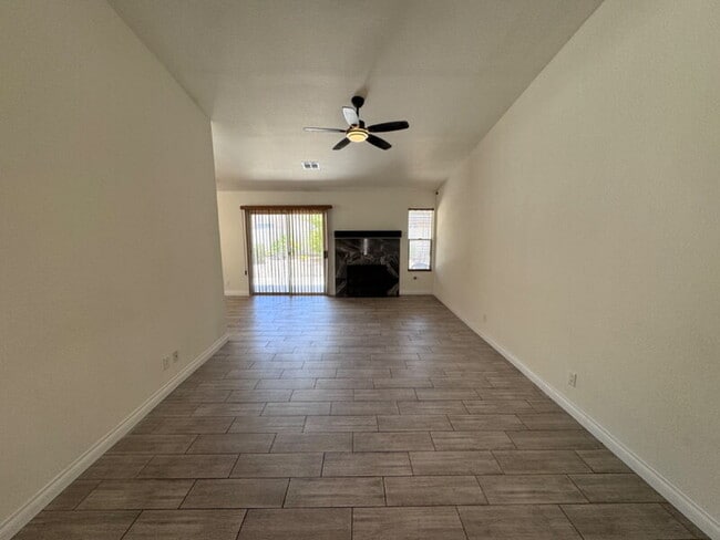 Photo - 4615 Split Rock Dr