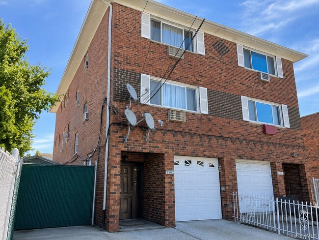 Building Photo - 101-27 95th St Unit 1R