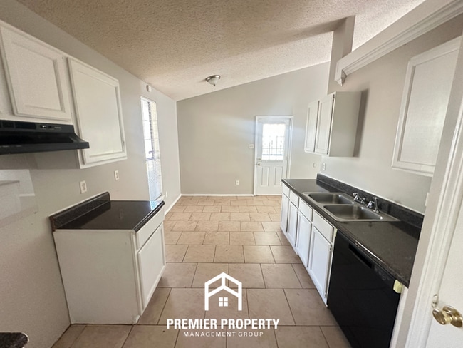 Photo - 4354 Clarke Rd