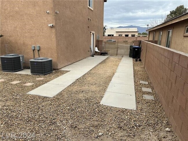 Photo - 2805 Alma Lidia Ave