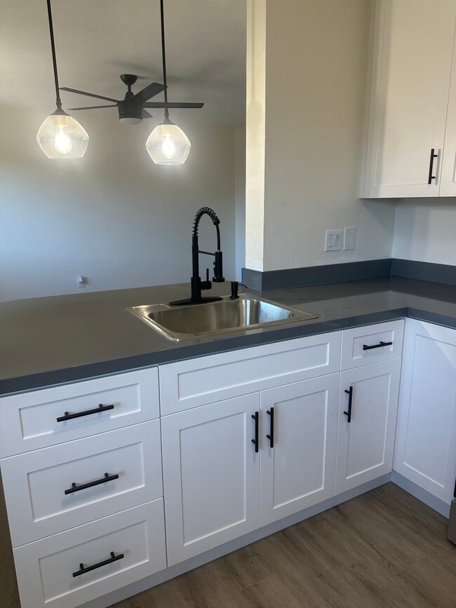 Mostradores de cuarzo - Plum Street Garden Apartments