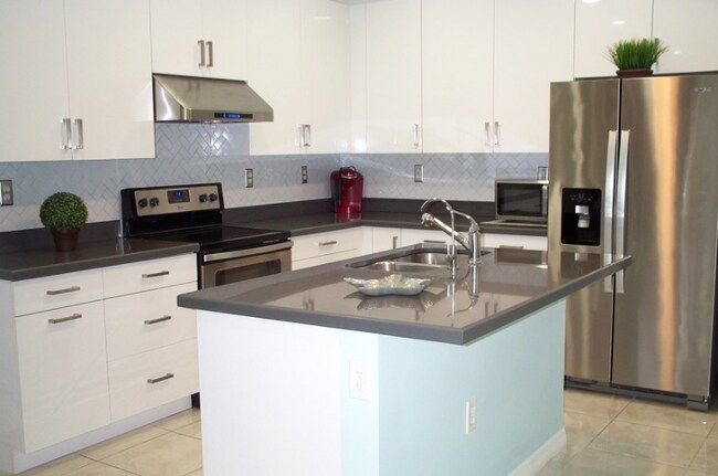 Photo - 8875 Madrid Cir