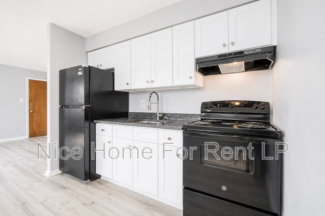 Building Photo - 2602 Jefferson St Unit Apt B-29