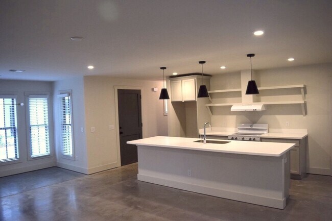 408 E 34th St Unit 408 E. 34th