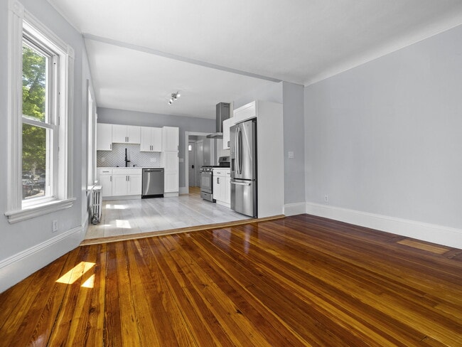 Building Photo - 344 Summer St Rental