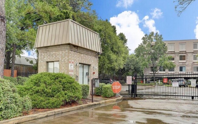 Building Photo - 2207 S Braeswood Blvd Unit 42J