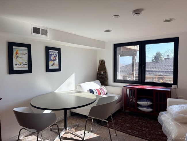 Photo - 640 E 10th Ave