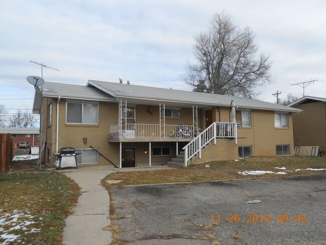 Photo - Central Loveland! Spacious 2 Bedroom / 1 B...