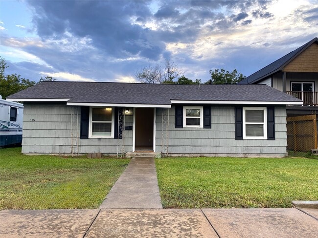 Photo - 315 S 3rd St