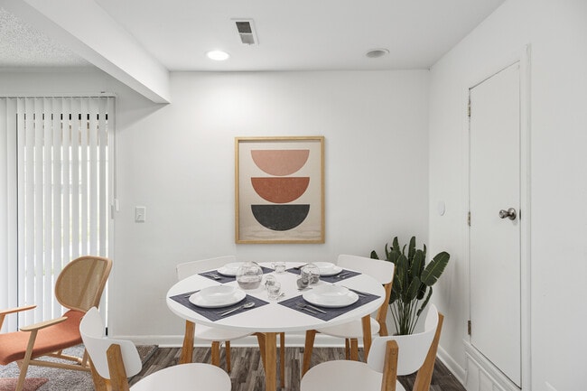 Photo - Kimberly Club Apartments