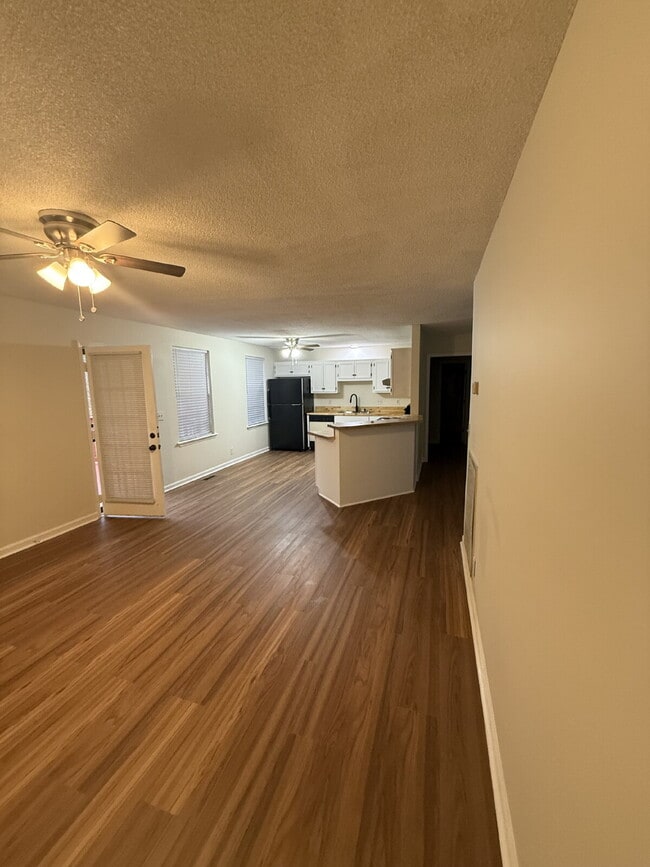 Photo - 821 Hillmore Dr