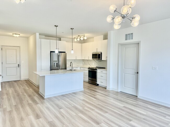 Building Photo - 10755 Fairgrounds Dr Unit 304