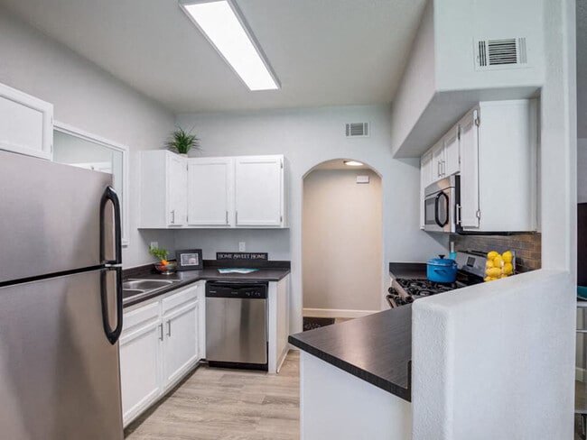 Photo - Collage Apartment Homes