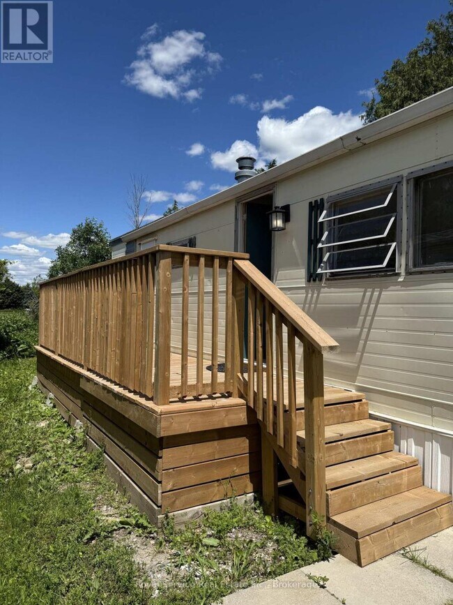 Photo - 1037 Arthur St