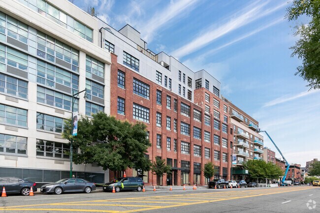 Photo - The Zipper Building Apartments