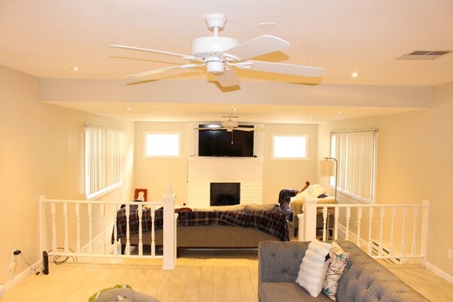 Photo - 4-Bedroom Furnished Home in University Hei...