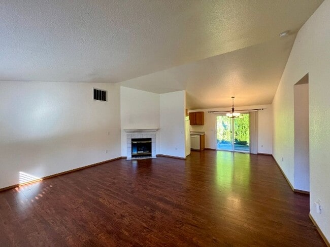 Photo - 3 BD w/ Vaulted Ceiling