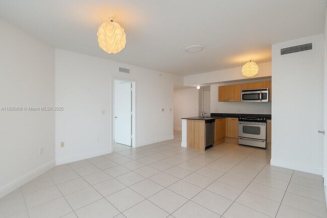 Photo - 350 S Miami Ave Unidad 1206