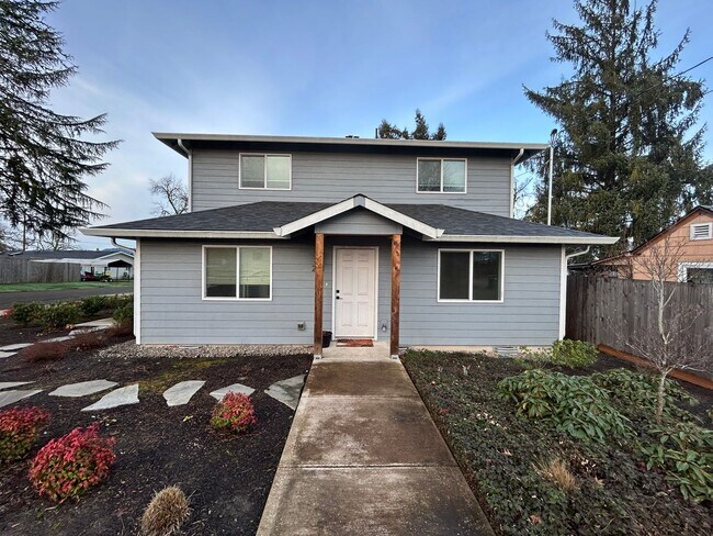 Photo - 4 bedroom, 2.5 Bath In Carlton- Great Location!