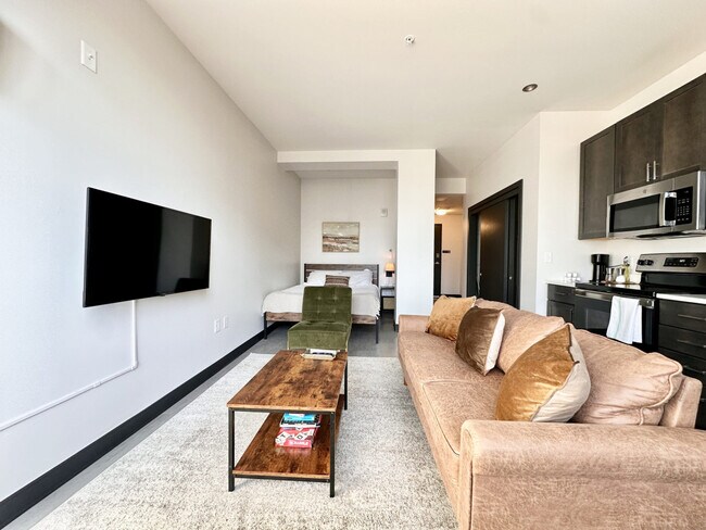 Photo - 333 W State St Unidad SI ID1379059P