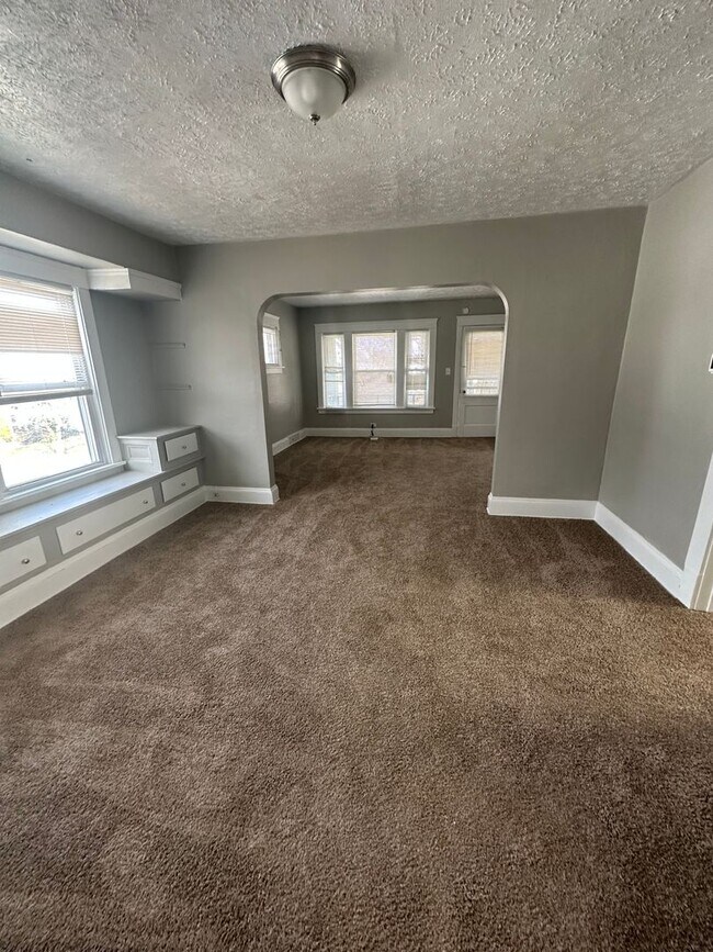 Photo - 3bd UPSTAIRS DUPLEX Cash Pay/Section 8 Unidad UP