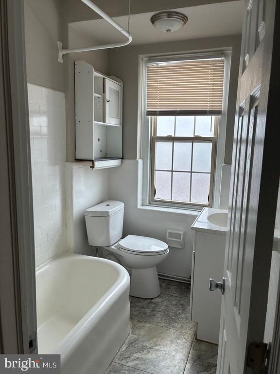 Photo - 260 N Wycombe Ave Unit 210