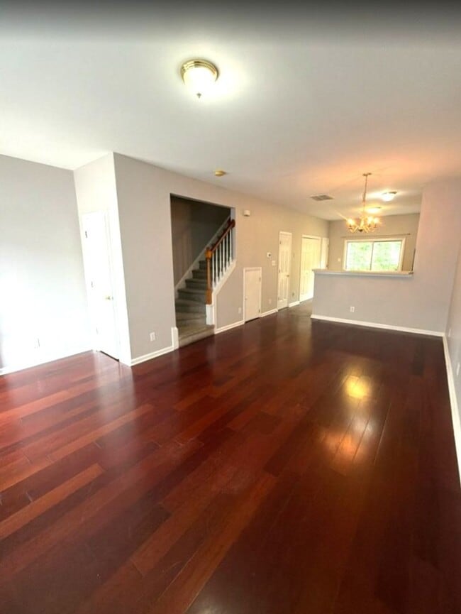 Photo - 4611 Punjab St