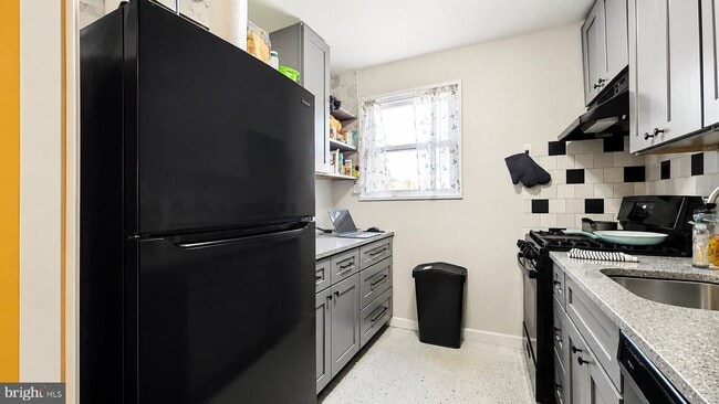 Photo - 3839 Hamilton St Unidad K-301